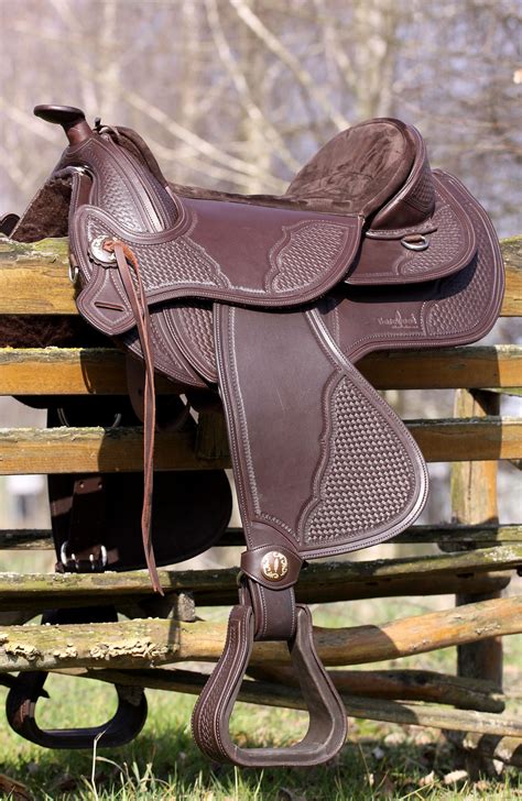 Barefoot® 'Arizona Nut' Saddle .